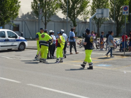 2017-05-21 bicicletta con le scuole